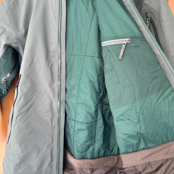 NWT Arcteryx women’s sentinel insulated jacket - Picture 6 of 9